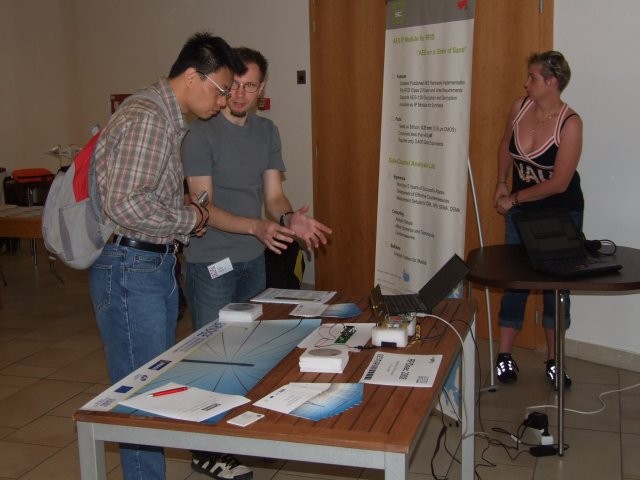 DSCF4976.jpg - Thomas Plos presenting the demo-tag