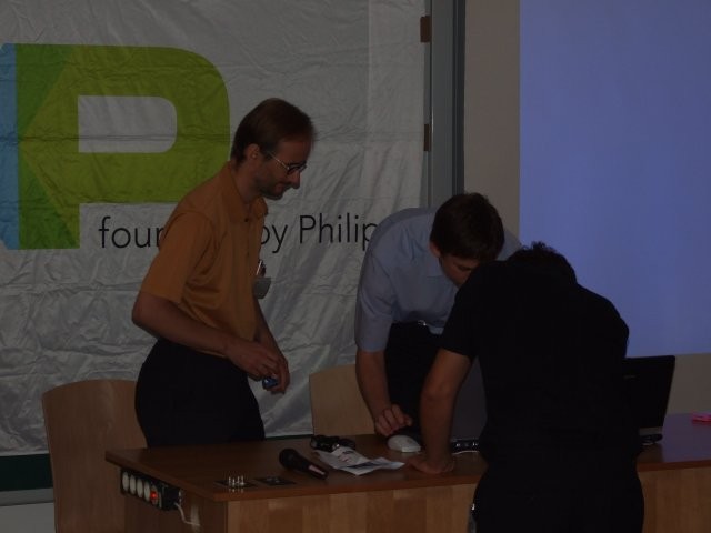 DSCF5001.jpg - Preparing the presentation laptop