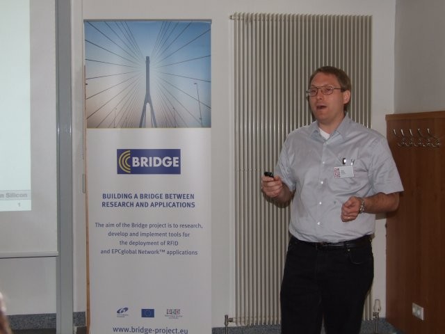 DSCF5048.jpg - Daniel Hein: "ECC is Ready for RFID - A Proof in Silicon"