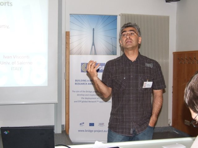 DSCF5084.jpg - Ahmad-Reza Sadeghi: "Resettable and Non-Transferrable Identification Protocols with Application to E-Passports"