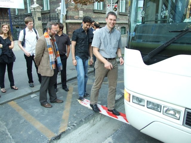 DSCF5104.jpg - Entering the bus