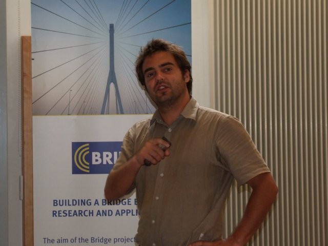 DSCF5291.jpg - Manfred Aigner reflecting the workshop outcome